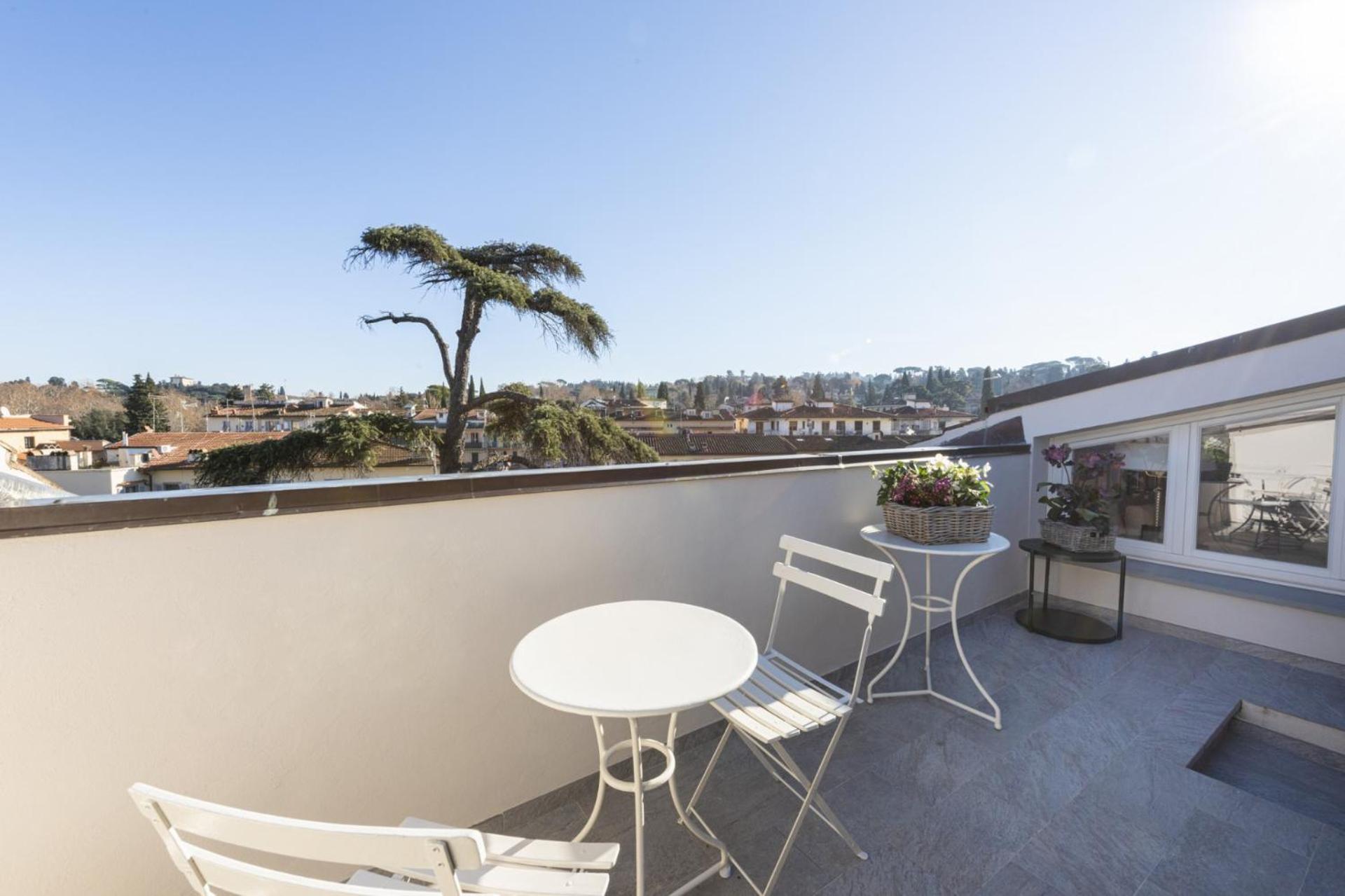 Florence- Heaven's Touch Penthouse Apartment